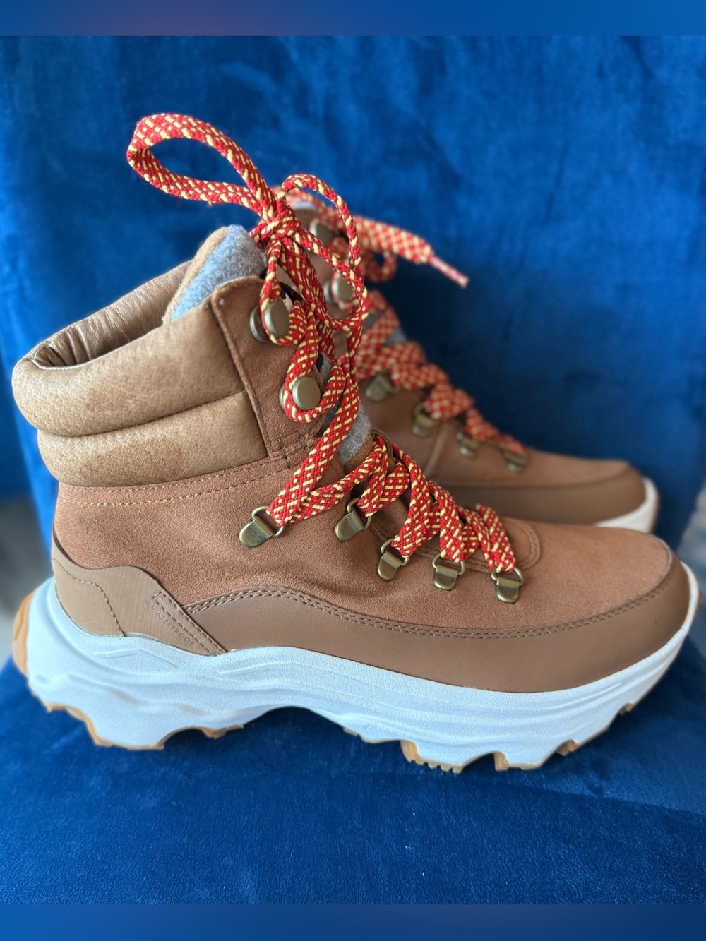 Sorel Tan/Brown Lace-Up Hiking Boots with Red Accent Laces